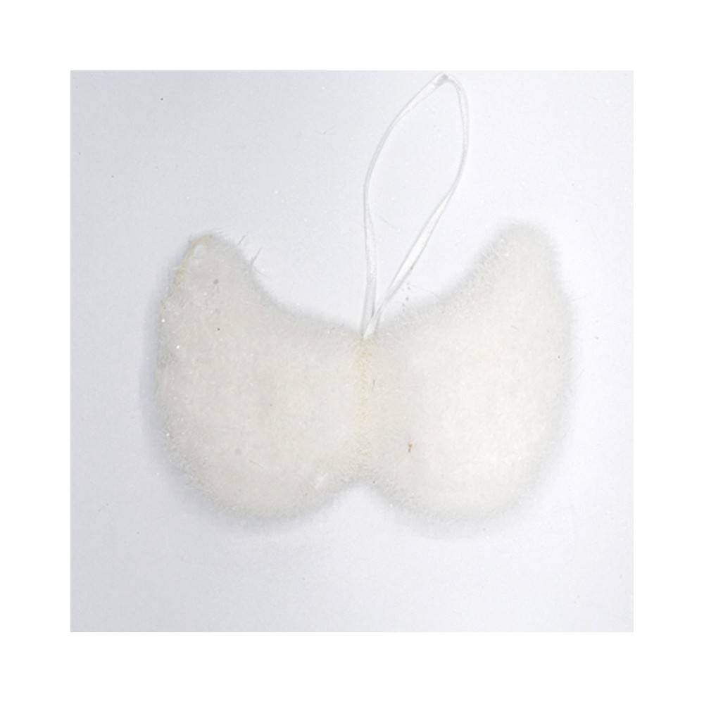 Witte, pluche vleugelvorm met een glanzende afwerking en een hanglusje aan de bovenkant.