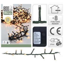 Een verpakking met 800 warmwitte LED-lampjes op een groene draad, geschikt voor binnen en buiten.