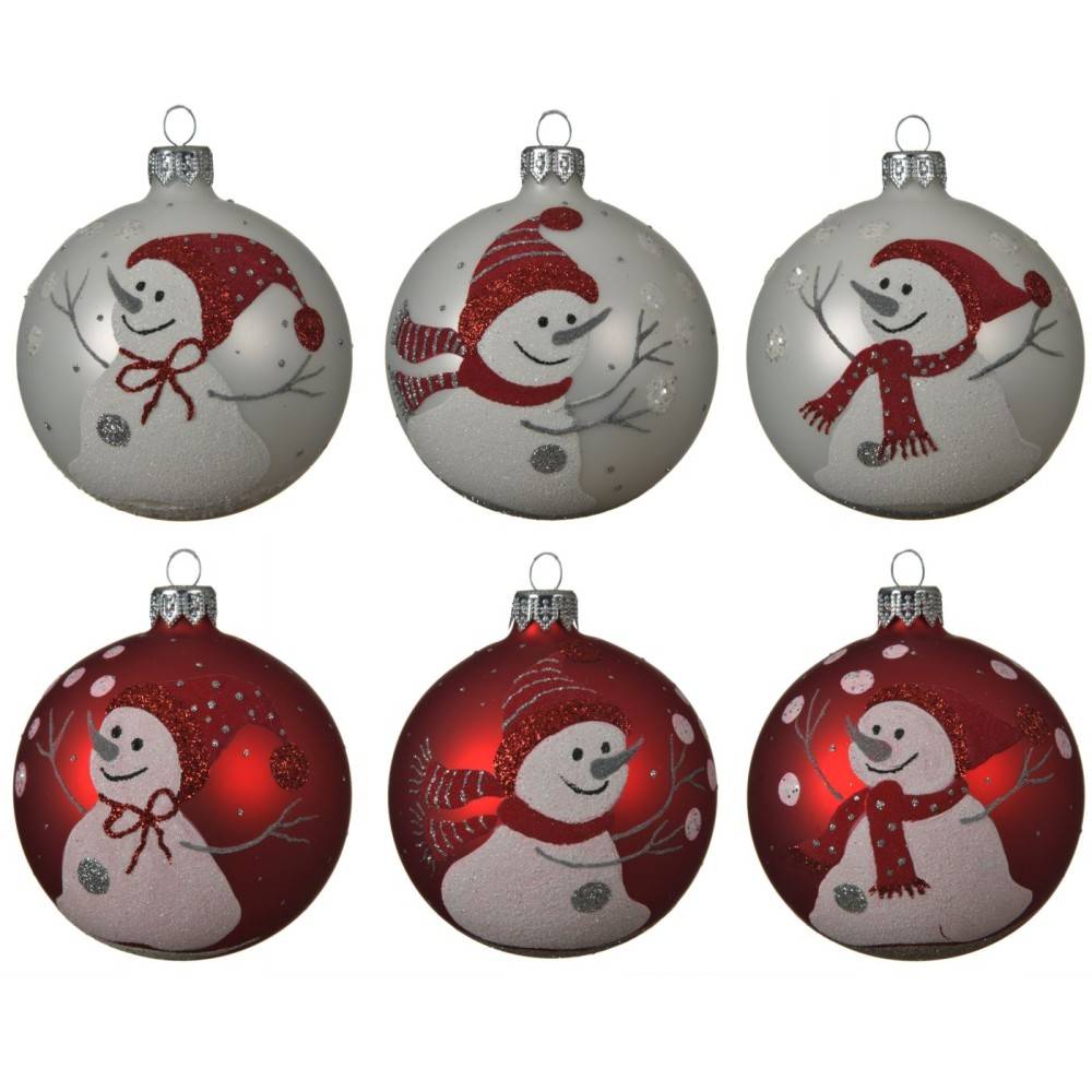 Zes kerstballen in wit en rood, met vrolijke sneeuwpoppen en feestelijke hoedjes.