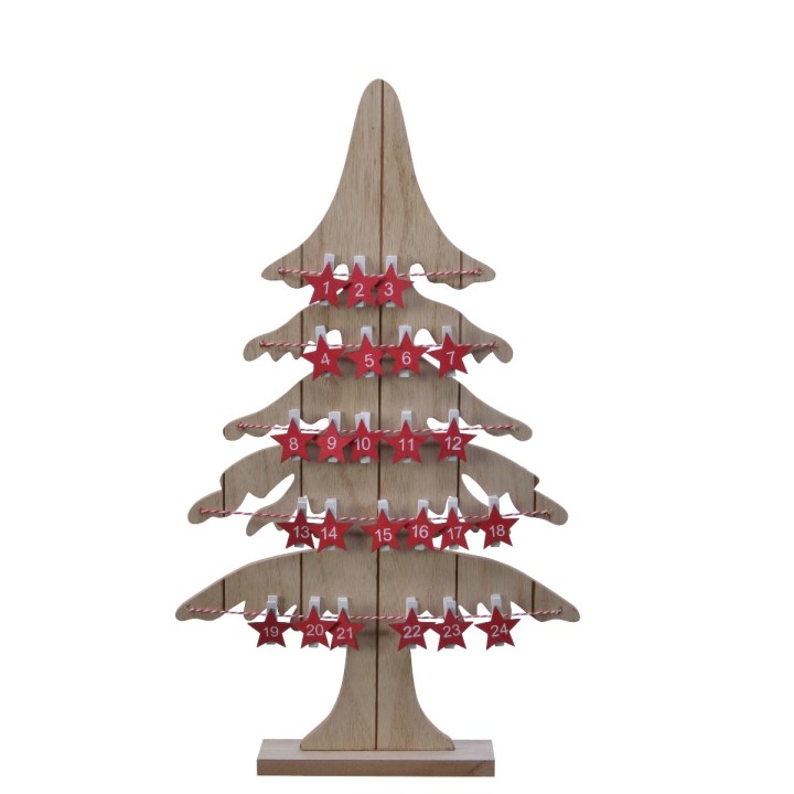 Houten kerstboom met rode sterren en nummers voor elke dag tot Kerstmis.