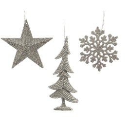 Drie kerstdecoraties: een glinsterende ster, een kerstboom en een sneeuwvlok in zilverachtige tin...