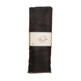 Zwart, soepel stofdoek verpakt met een witte label en rode tekst.