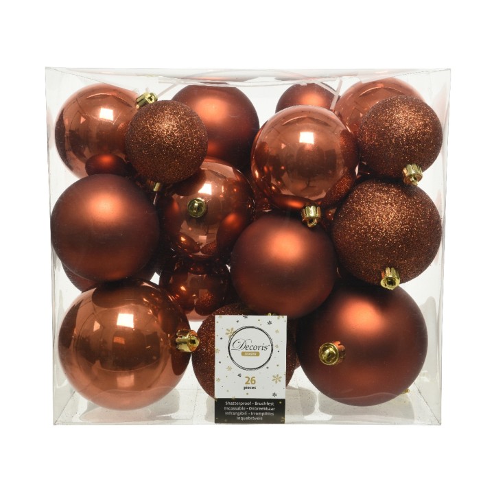 Een set van 26 koperkleurige kerstballen, variërend in glans en textuur.