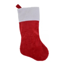 Een rode kerstsok van zachte stof met een witte, geborduurde rand aan de bovenkant.