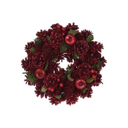 Dieprode kerstkrans met dennenappels, glanzende bessen en groene bladeren.