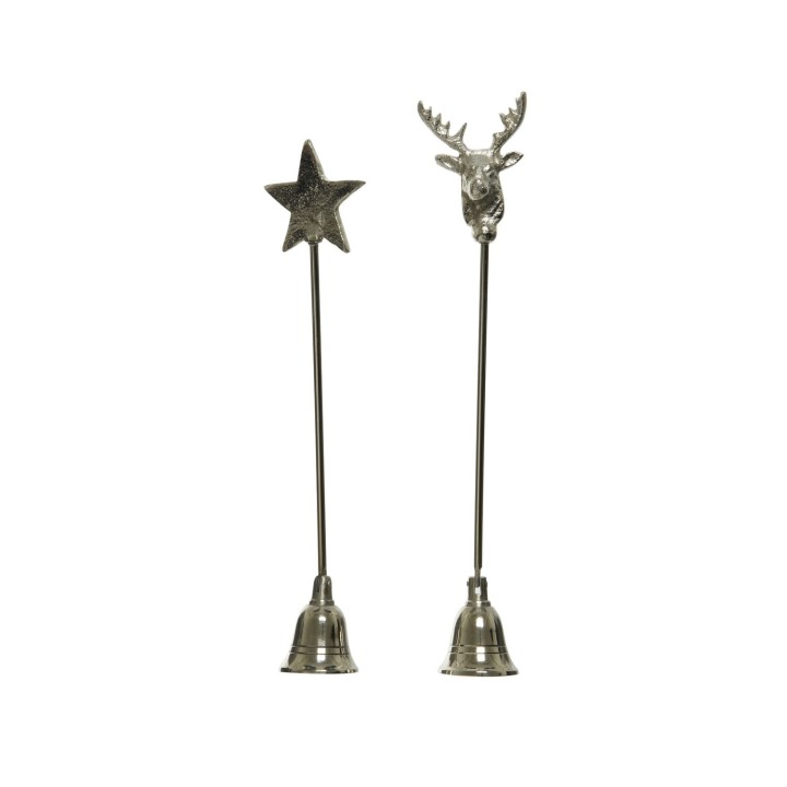 Twee metalen prikkersteken met een ster en een hert als top, elegant en feestelijk.