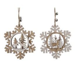Houten kerstversieringen in sneeuwvlokvorm met hertjes en bomen, natuurlijk en feestelijk.