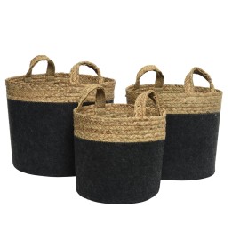 Drie manden met een combinatie van zwart vilt en natuurlijk riet, met handvatten.
