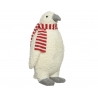 Een schattige, pluizige pinguïn met een rood-wit gestreepte sjaal.