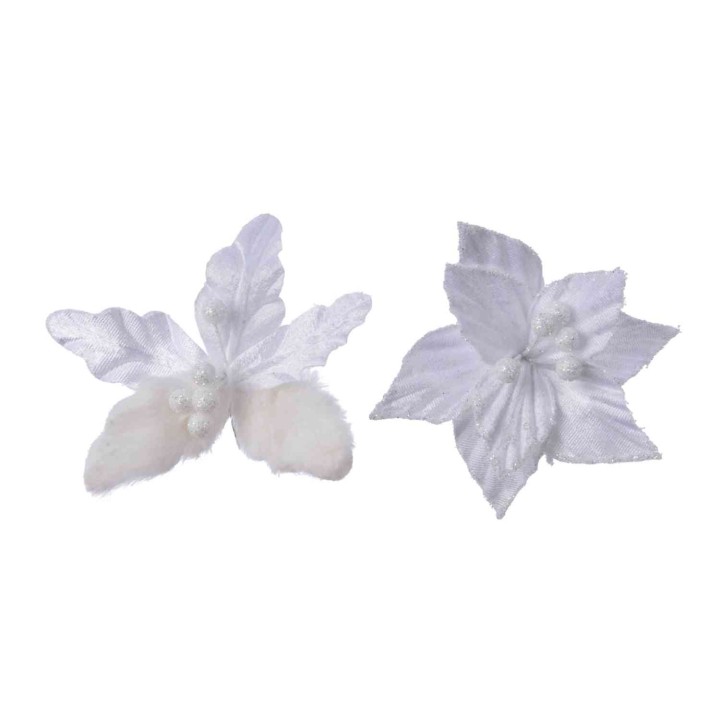 Twee delicate, witte bloemblaadjes van stof met een glanzende afwerking en zachte details.