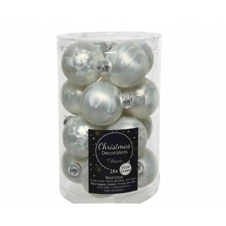 Transparante doos met zilveren glazen kerstballen, verschillende afwerkingen en maten.