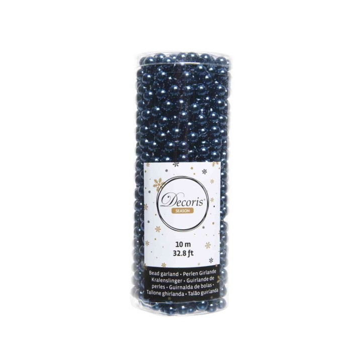 Een rol met glanzende, donkerblauwe parelsnoeren, perfect voor decoratie.