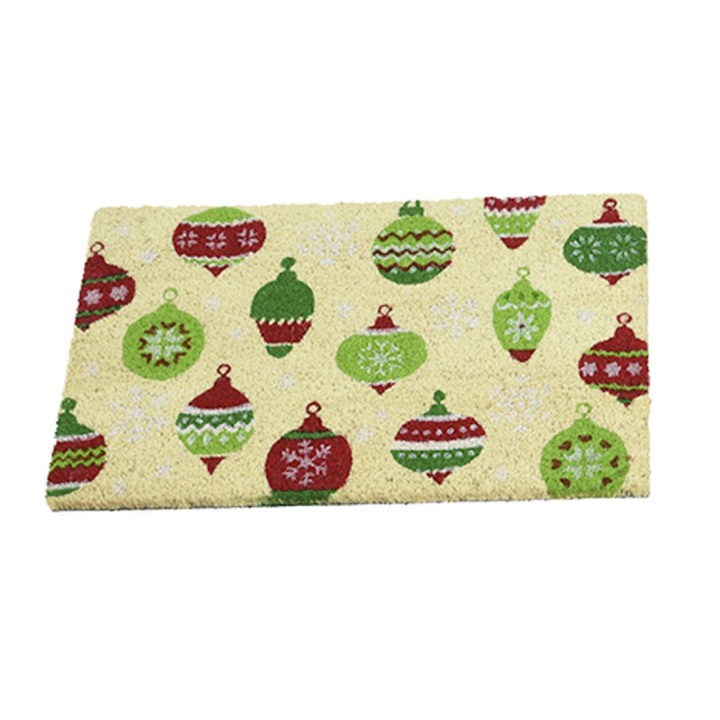 Een deurmat met gele achtergrond en kleurrijke kerstballen in groen en rood.