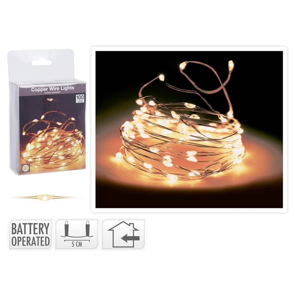 Een rol van warmwitte led-lampjes op koperdraden, met een heldere, sfeervolle uitstraling.