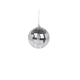 Glanzende, ronde discobal met reflecterende vierkante stukjes in een minimalistische setting.