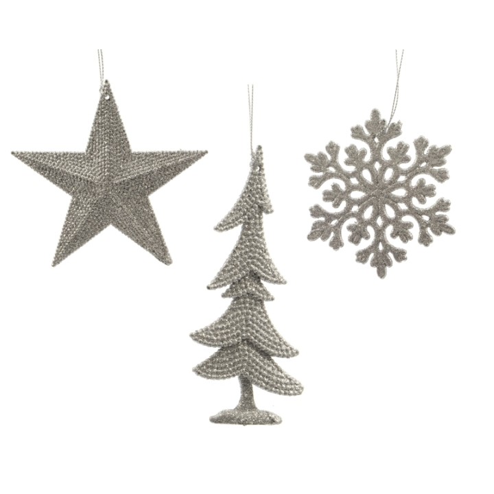 Drie glinsterende kerstdecoraties: een ster, een boom en een sneeuwvlok in zilveren tinten.