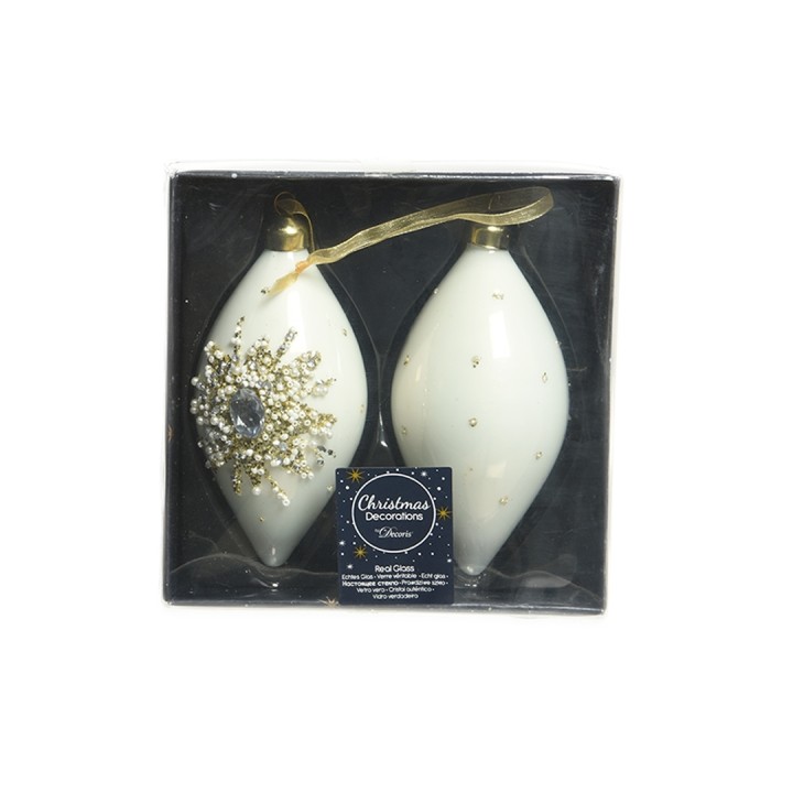 Twee elegante, witte kerstballen met gouden details en sprankelende decoratie in een zwarte doos.