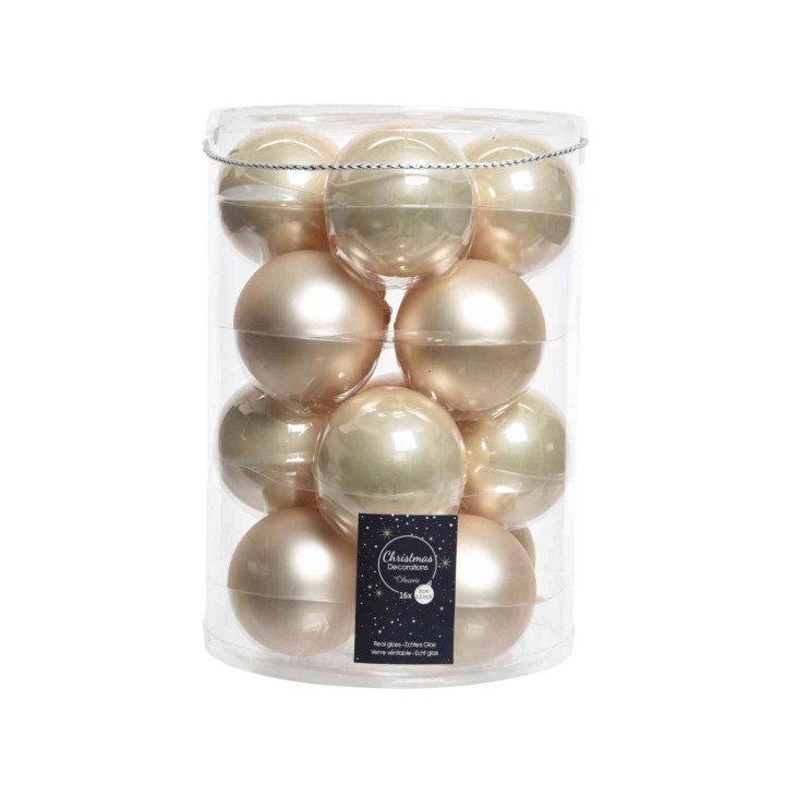 Gouden en champagnekleurige kerstballen in een doorzichtige verpakking.