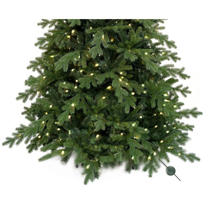 Groene kunstkerstboom met warme lichtjes, vol takken en een stevige basis.