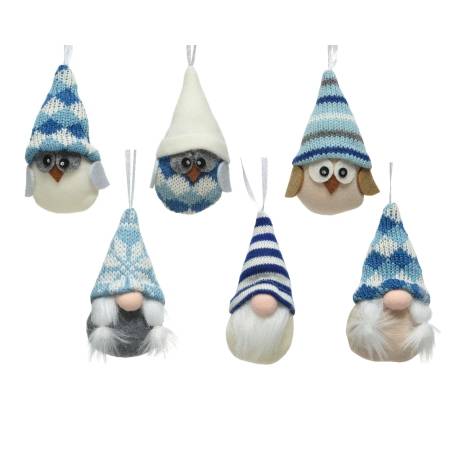 Zes schattige figuurtjes met gebreide mutsen in blauw en wit, waaronder vogels en gnomes.