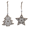 Twee houten kerstdecoraties: een dennenboom en een ster, beide met witte sterren en sneeuwvlokken.