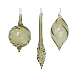 Drie glazen ornamenten in zachte olijfgroene tinten, met verschillende vormen en texturen.