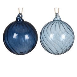 Twee glazen kerstballen in verschillende blauwtinten met een gedraaide structuur.