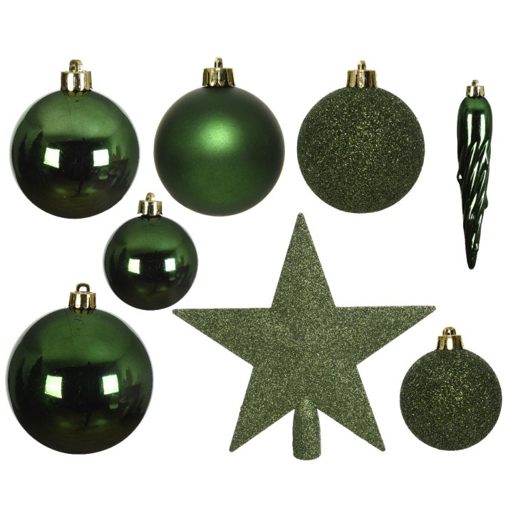 Groene kerstversieringen in verschillende vormen en texturen, waaronder een ster en glanzende bal...