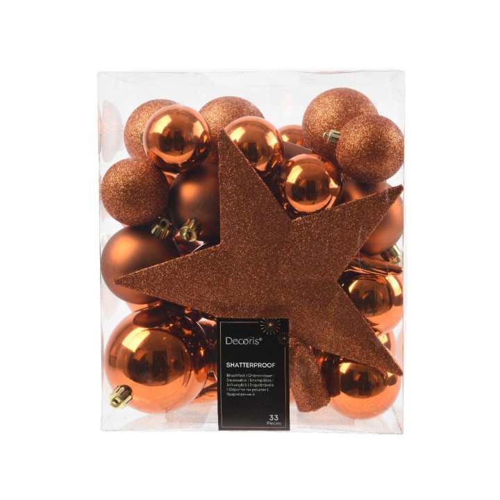 Glanzende en glinsterende oranje kerstballen met een grote ster in een transparante verpakking.