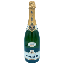 Fles champagne met een gouden hals en een groene body, elegant en feestelijk.