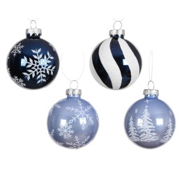 Vier kerstballen in blauw en zilver, met sneeuwvlokken en een strepenpatroon.