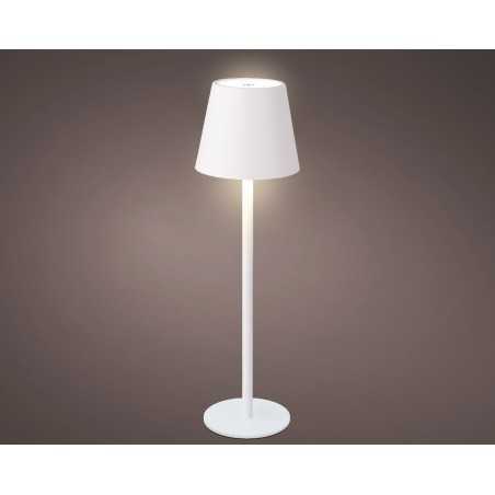 Een moderne witte vloerlamp met een elegante, ronde voet en een stoffen kap. Een moderne witte vloerlamp met een elegante, ronde voet en een stoffen kap.