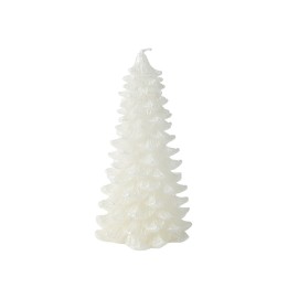 Witte kaars in de vorm van een dennenboom met golvende lagen en een puntige top.