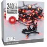 Een doos met een lange zwarte snoer vol met 240 rode LED-lampjes voor decoratieve verlichting.