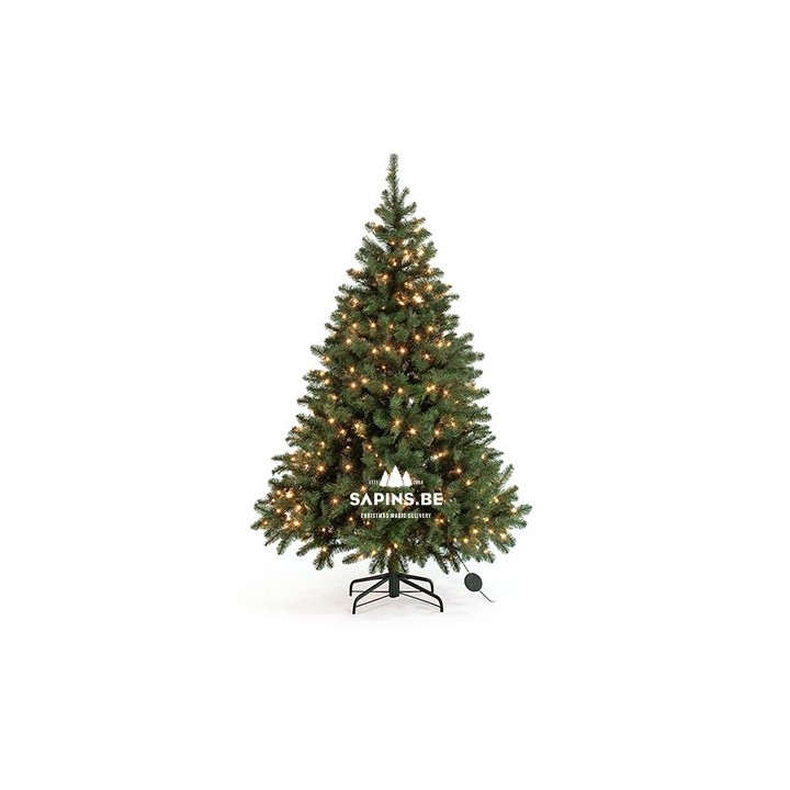 Groene kunstkerstboom met lichtjes, op een zwarte standaard, eenvoudig en sfeervol.