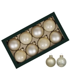 Tien glanzende kerstballen in zachte, neutrale tinten, netjes in een doos gepresenteerd.