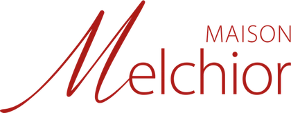 Logo Maison Melchior, luxe kunstkerstbomen