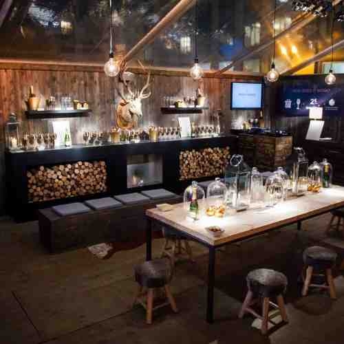 Kerstboom versierd met lichtjes