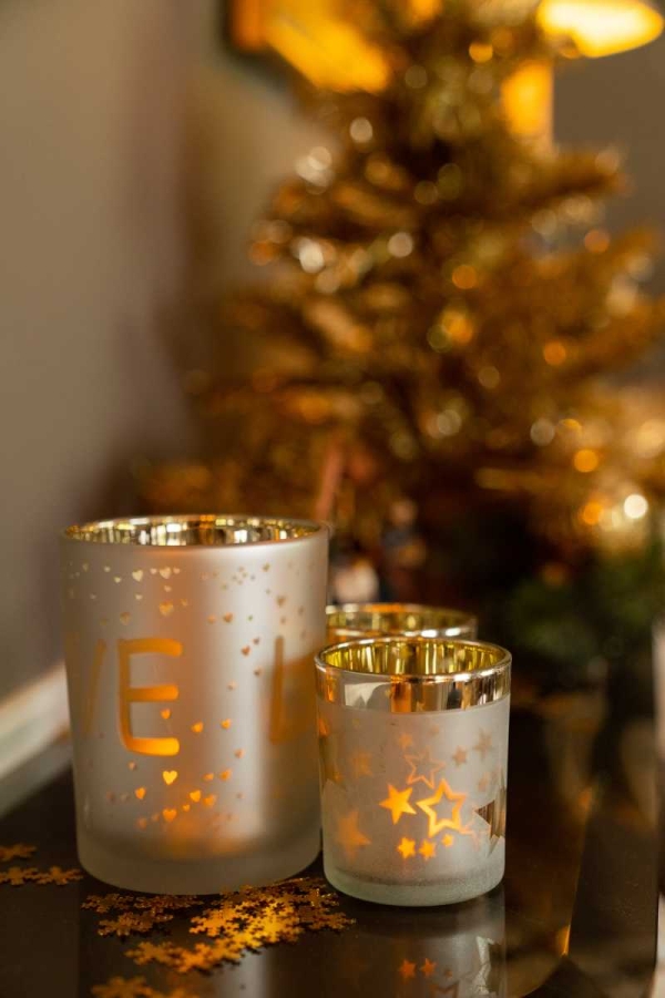 Sprankelende decoratieve kaarsen voor Kerstmis